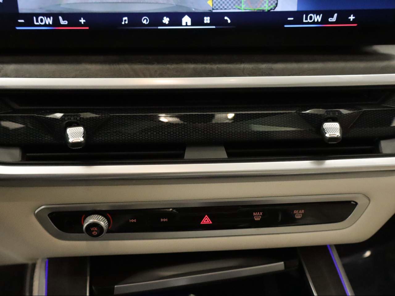 Used 2024 BMW X5 xDrive40i w/ M Sport Package image 11