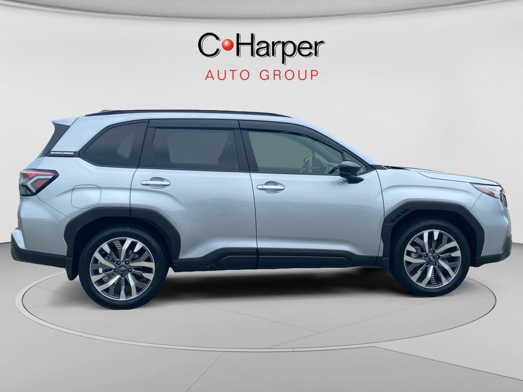 Used 2025 Subaru Forester Touring AWD/4WD image 2