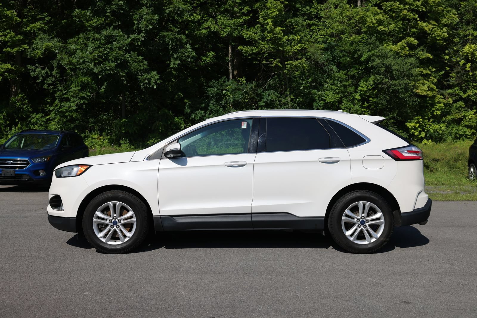 Certified 2020 Ford Edge SEL w/ Convenience Package AWD/4WD image 2