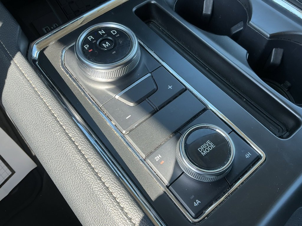 Certified 2024 Ford Expedition XLT image 38