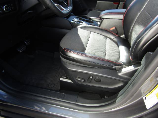 Certified 2024 Ford Escape ST-Line Select w/ Tech Pack #1 AWD/4WD image 15
