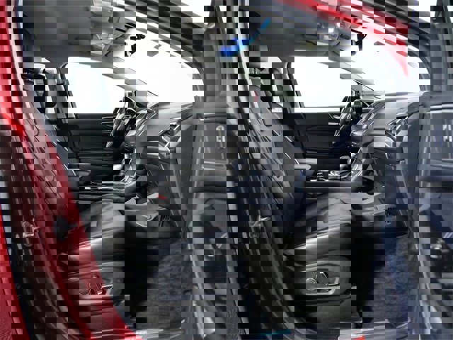 Certified 2018 Ford Edge Titanium w/ Cold Weather Package image 10