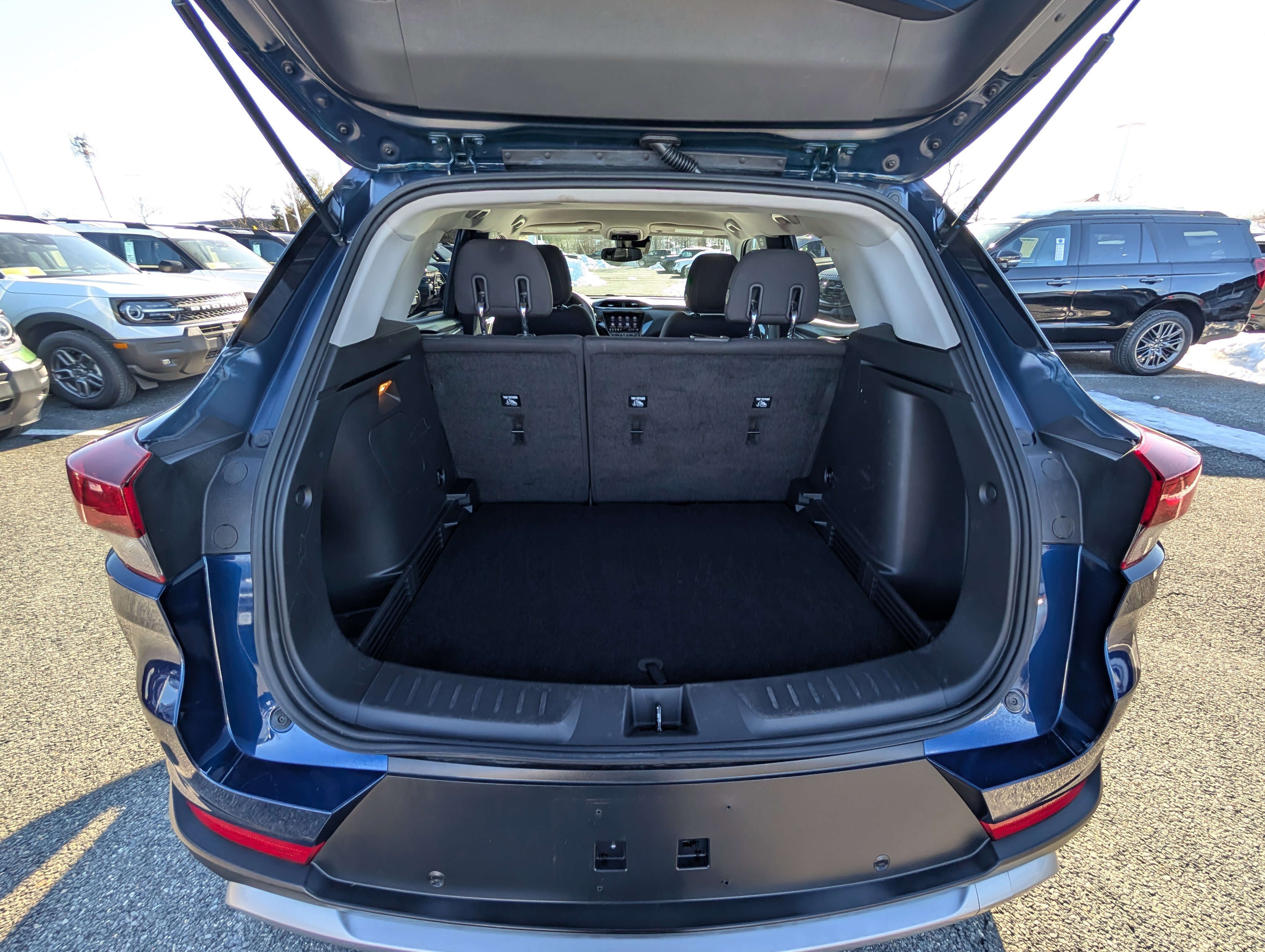 Used 2023 Chevrolet TrailBlazer LT w/ Convenience Package image 12