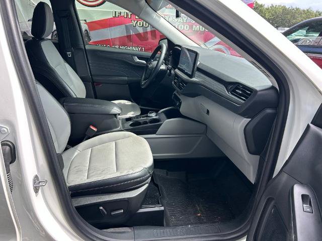 Certified 2023 Ford Escape Platinum AWD/4WD image 39