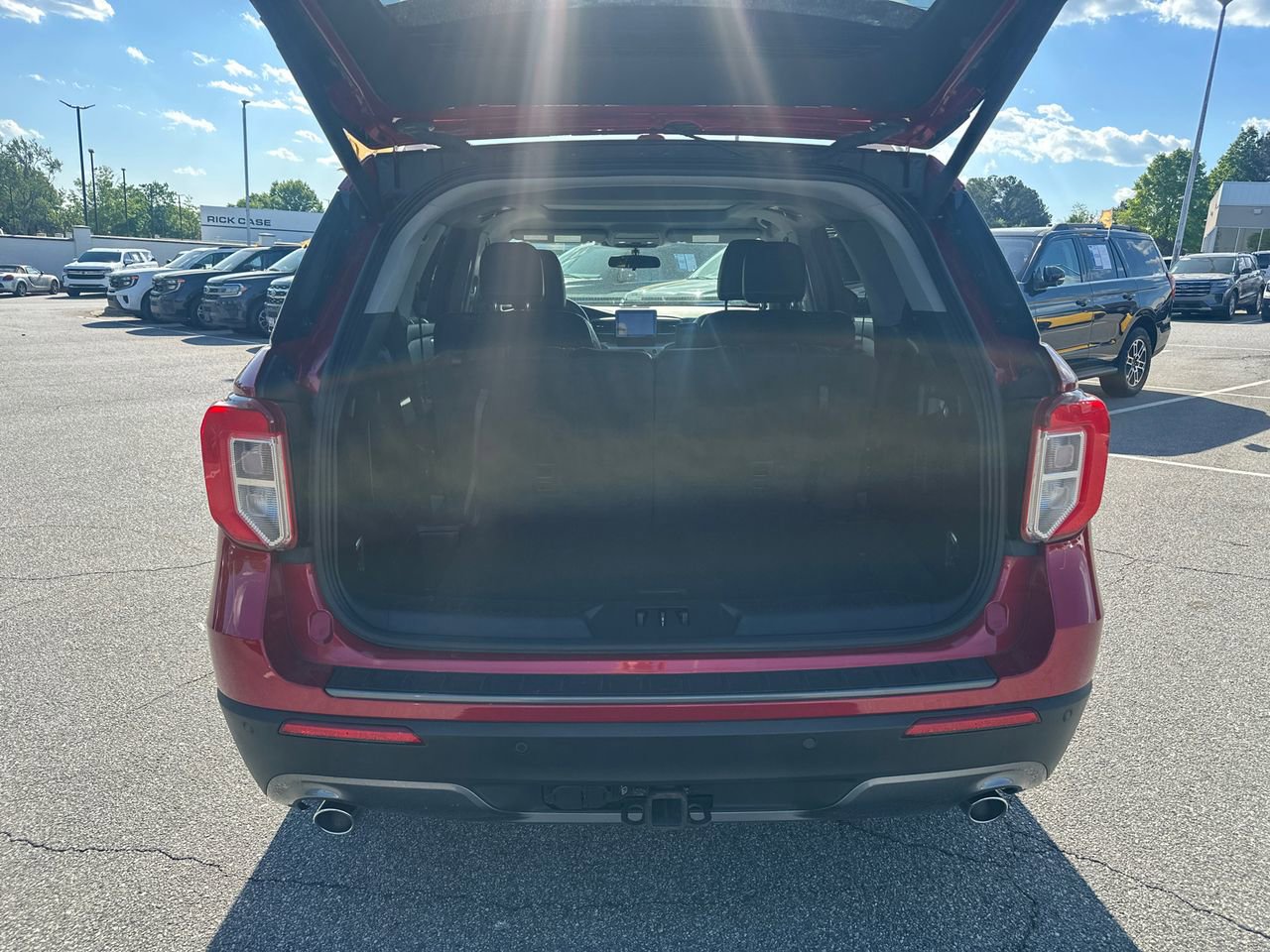 Certified 2023 Ford Explorer XLT w/ Equipment Group 202A AWD/4WD image 18