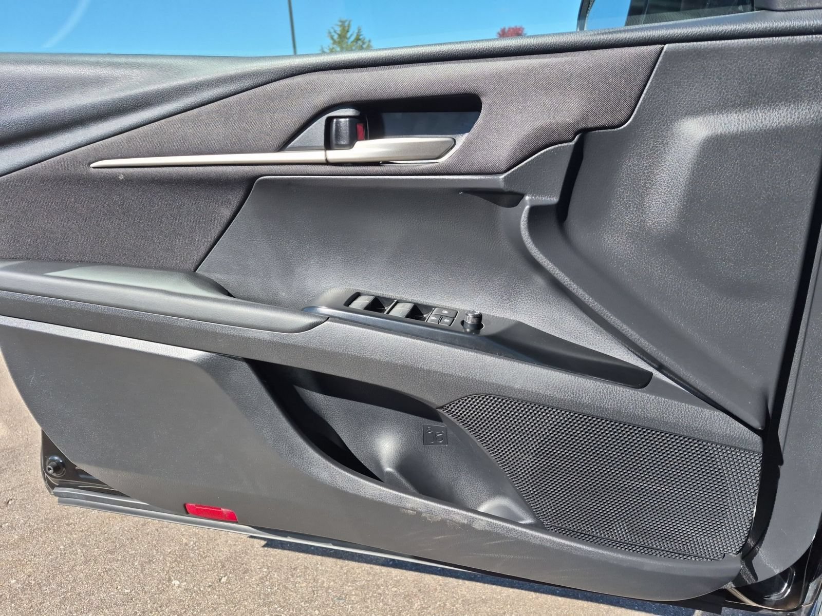Used 2025 Toyota Camry LE FWD image 14