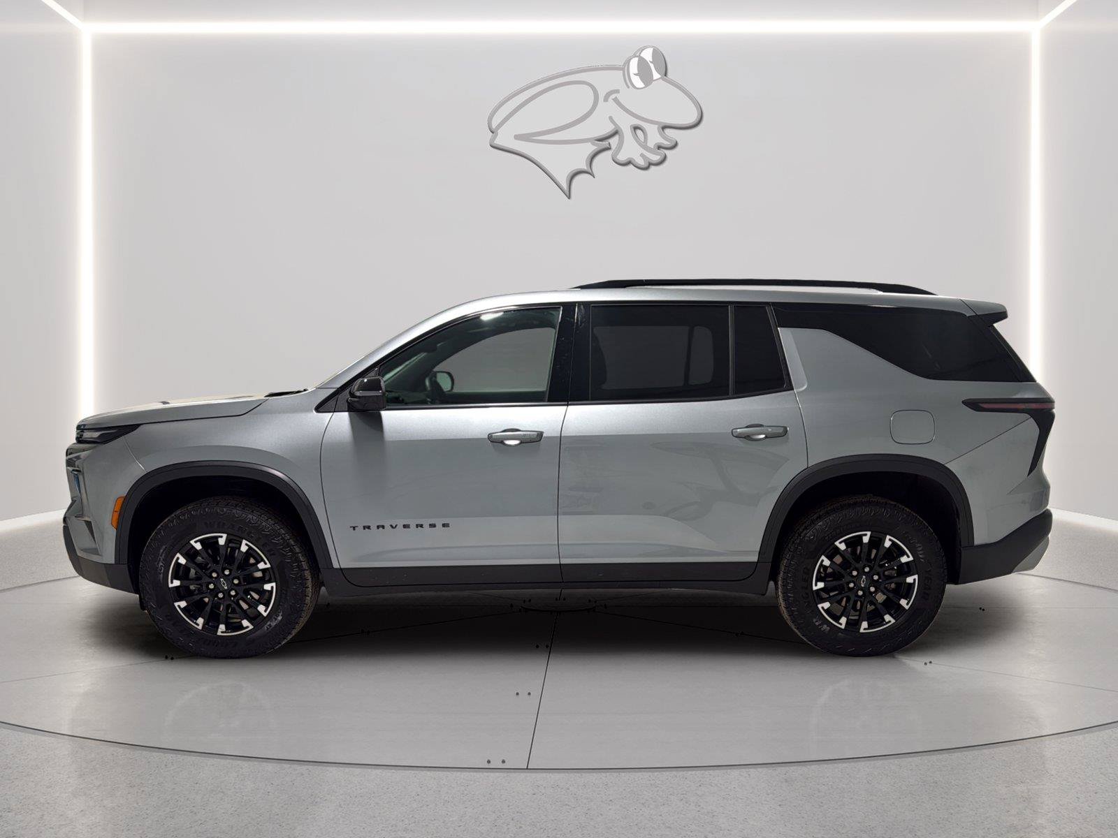 Used 2025 Chevrolet Traverse Z71 AWD/4WD image 2