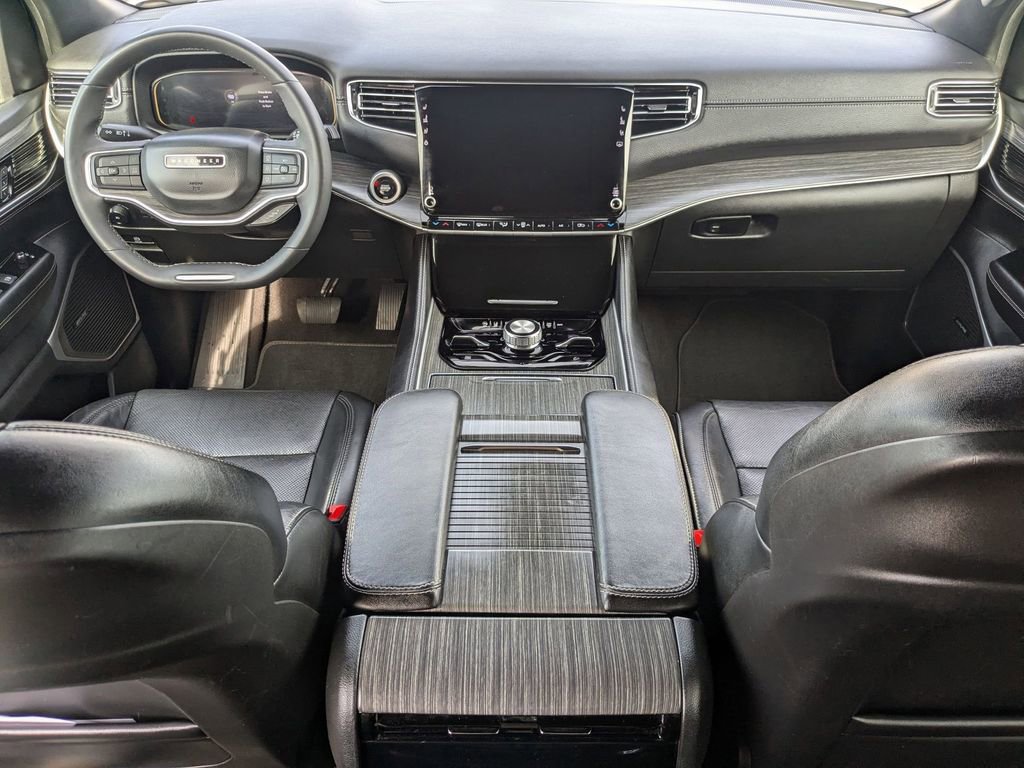 Used 2024 Jeep Wagoneer L Series III w/ Flexible Seating Group image 17