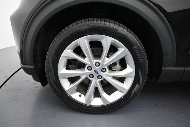 Certified 2024 Ford Explorer Platinum w/ Technology Package AWD/4WD image 9