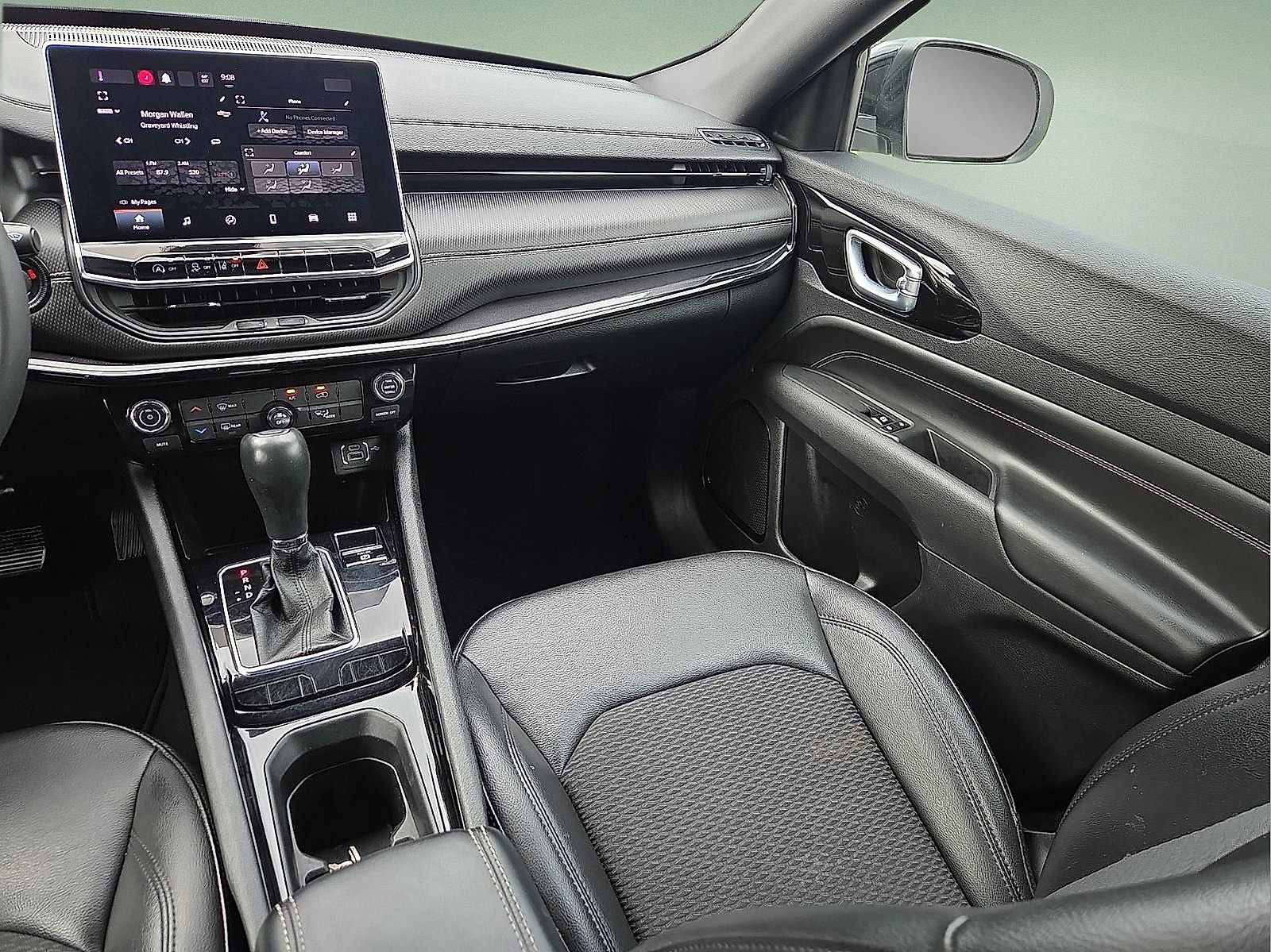 Used 2022 Jeep Compass Latitude FWD image 12