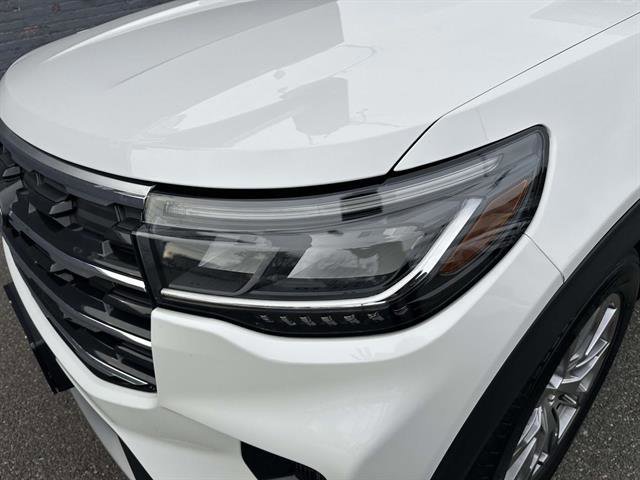 Certified 2025 Ford Explorer Active w/ Active Comfort Package image 8