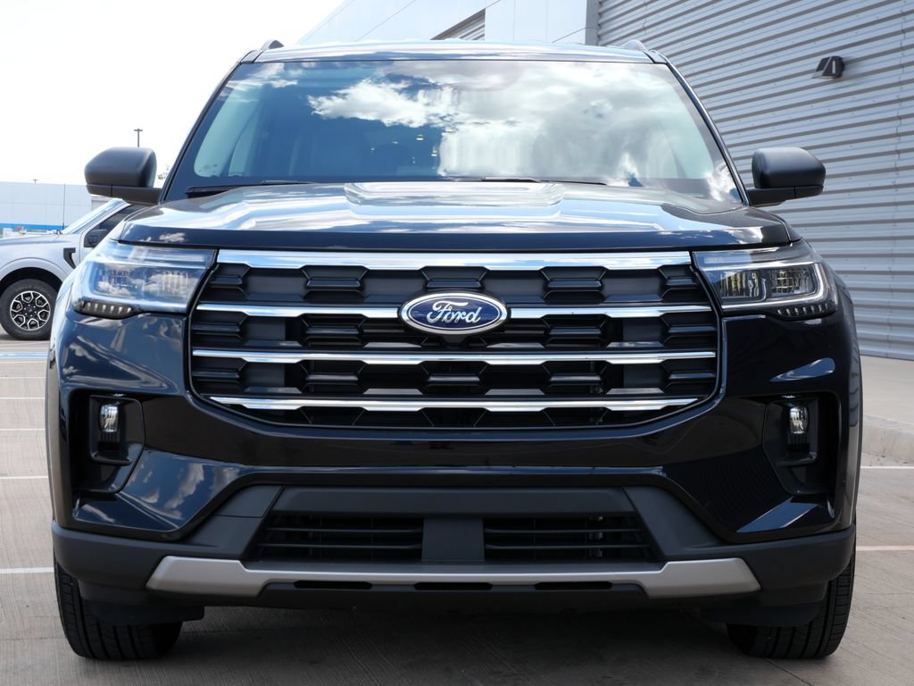 Certified 2025 Ford Explorer Active w/ Active Comfort Package AWD/4WD image 4