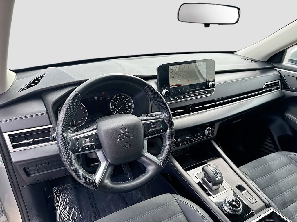 Used 2022 Mitsubishi Outlander SE AWD/4WD image 9
