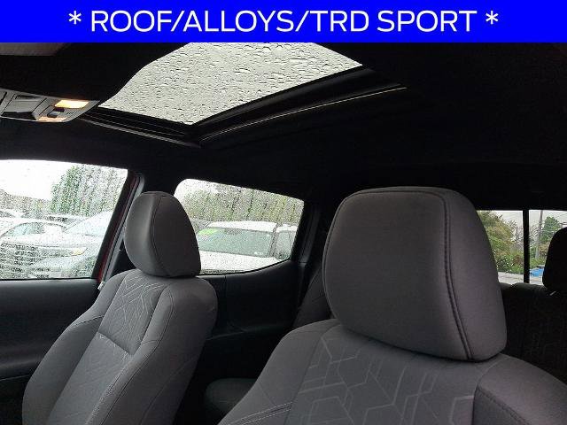 Used 2017 Toyota Tacoma TRD Sport AWD/4WD image 14