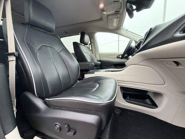 Used 2021 Chrysler Pacifica Limited w/ Uconnect Theater Family Group AWD/4WD image 21