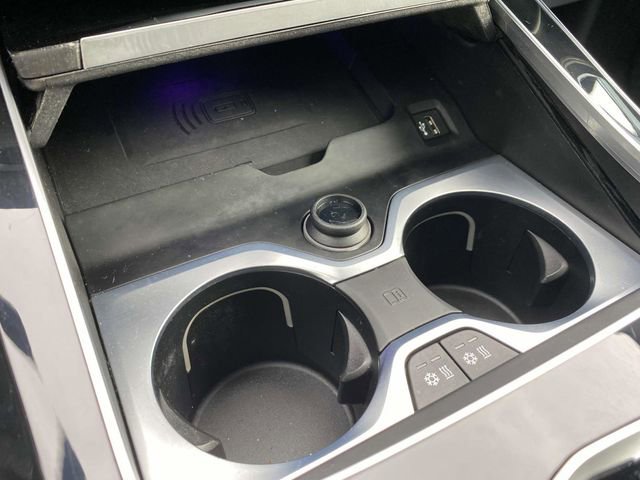 Used 2023 BMW X7 M60i w/ Executive Package image 34