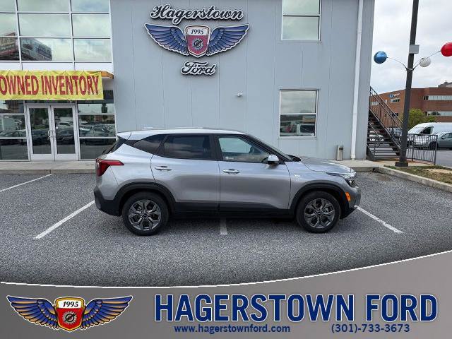 Used 2026 Kia Seltos LX FWD image 1