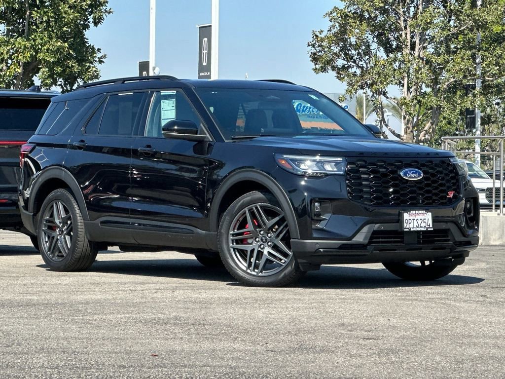 Certified 2025 Ford Explorer ST AWD/4WD image 7