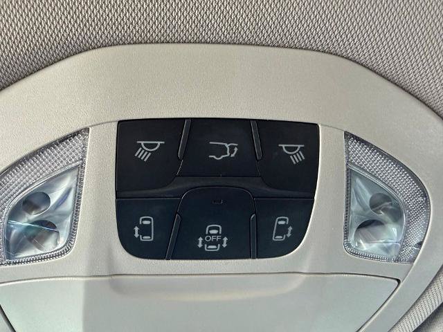 Used 2023 Chrysler Pacifica Touring-L AWD/4WD image 24