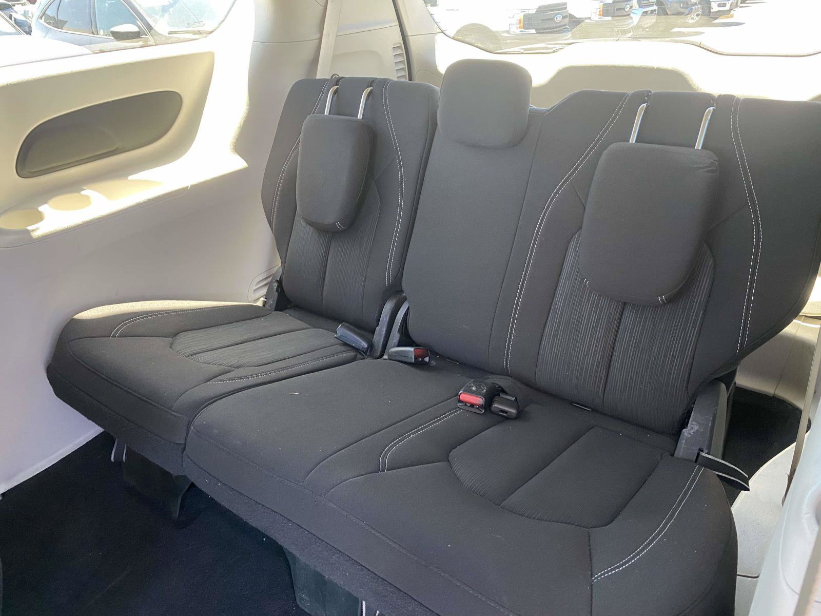 Used 2022 Chrysler Voyager LX FWD image 11
