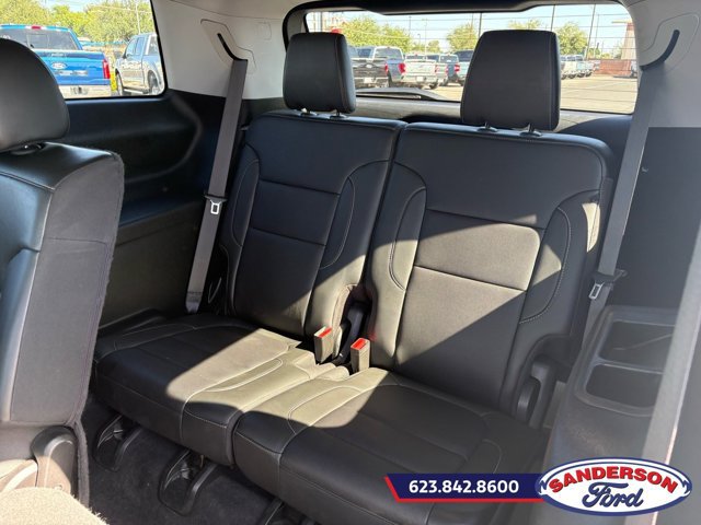 Used 2023 GMC Acadia SLT FWD image 17