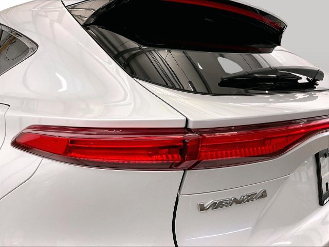 Used 2024 Toyota Venza XLE AWD/4WD image 28