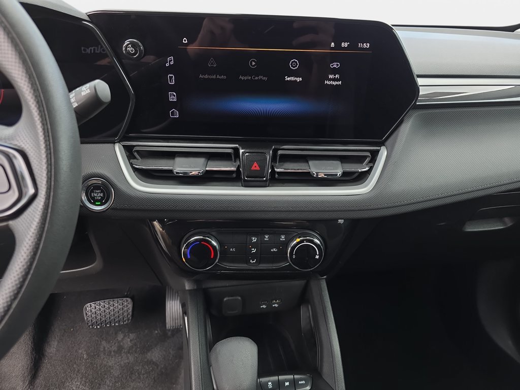 Used 2025 Chevrolet TrailBlazer LT AWD/4WD image 17