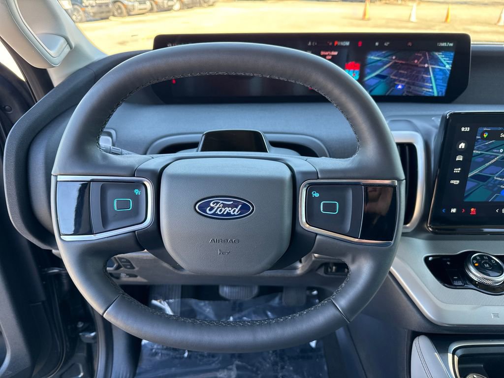 Certified 2025 Ford Expedition Active image 16