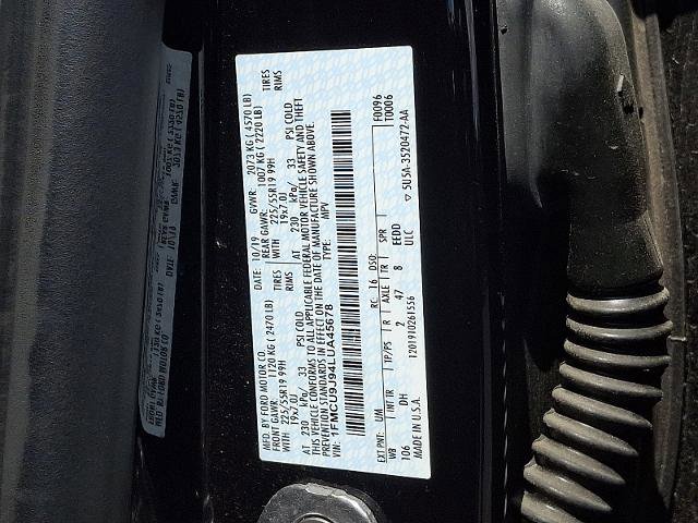 Certified 2020 Ford Escape Titanium AWD/4WD image 28