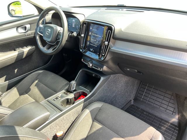 Used 2020 Volvo XC40 T5 Momentum w/ Protection Package Premier AWD/4WD image 37