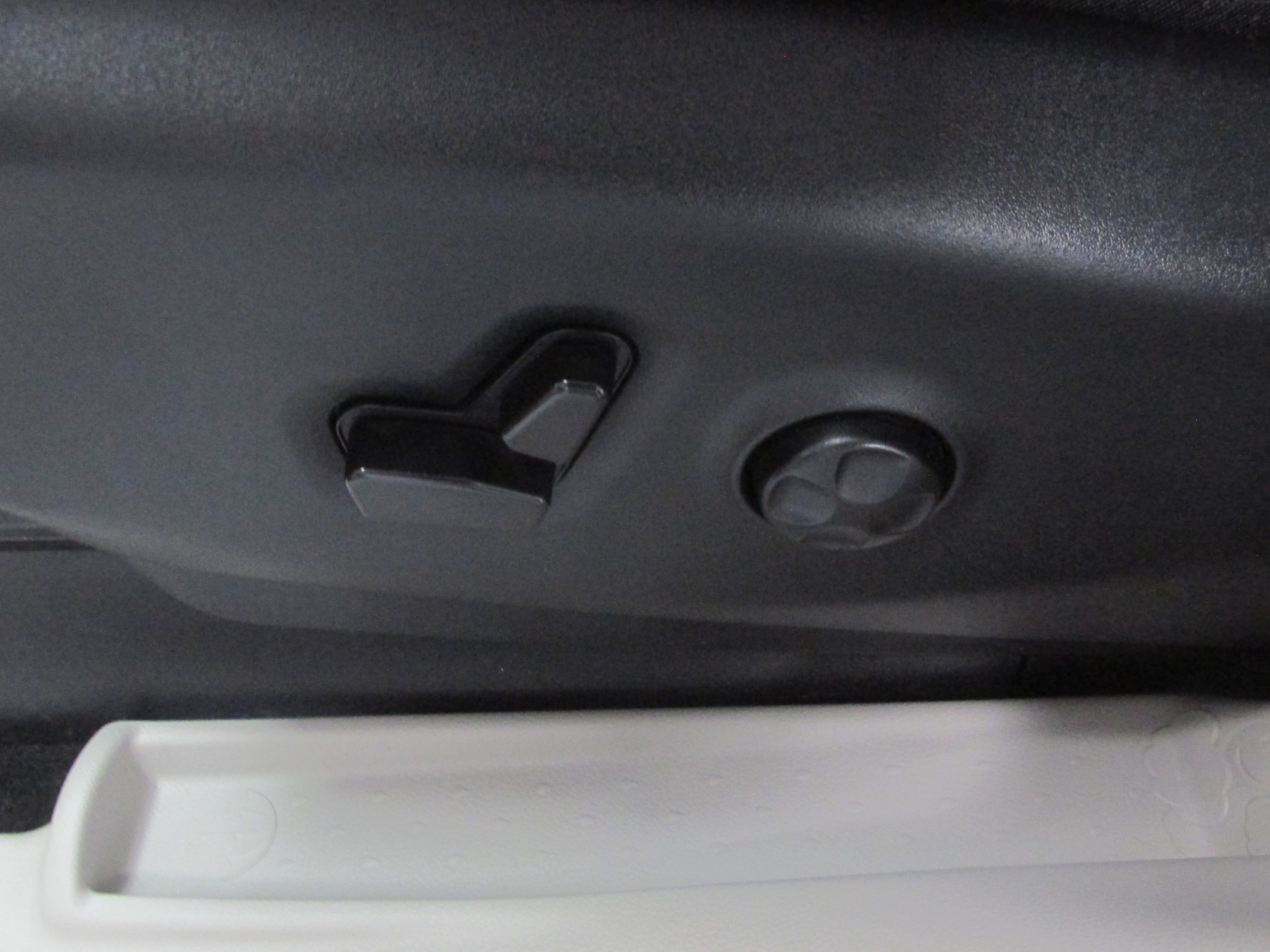 Used 2023 Chrysler Pacifica Touring-L FWD image 28