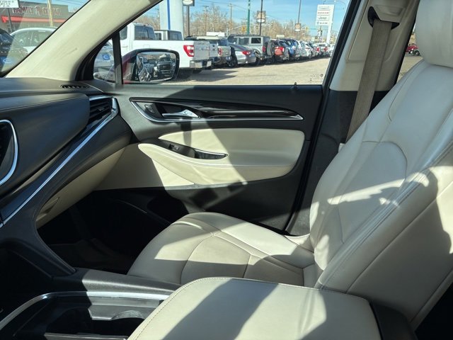 Used 2023 Buick Enclave Essence image 41