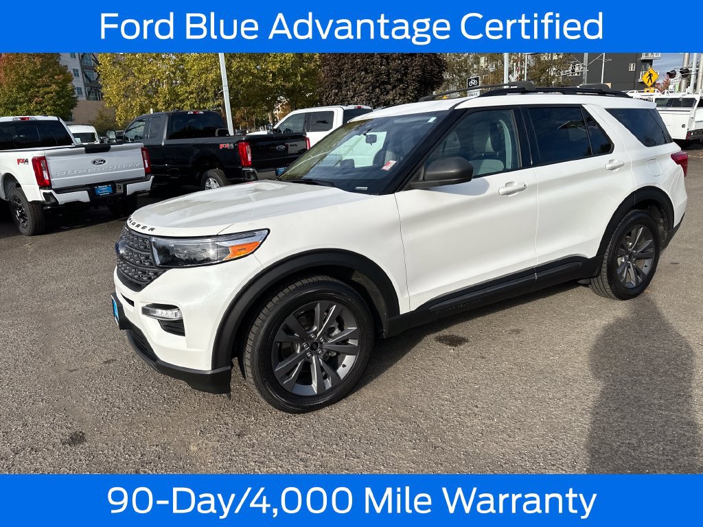 Certified 2021 Ford Explorer XLT w/ Equipment Group 202A AWD/4WD image 3