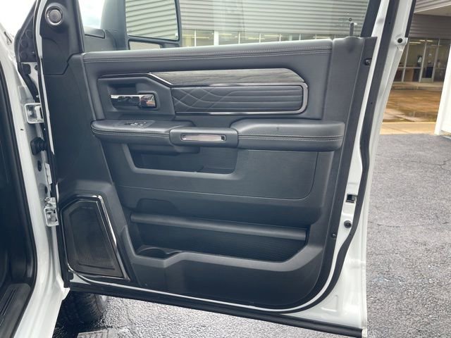 Used 2025 RAM 2500 Limited AWD/4WD image 19