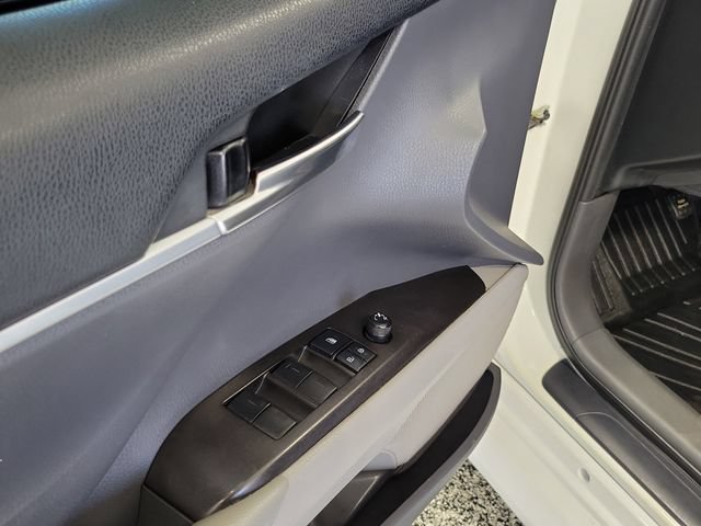 Used 2022 Toyota Camry LE FWD image 7