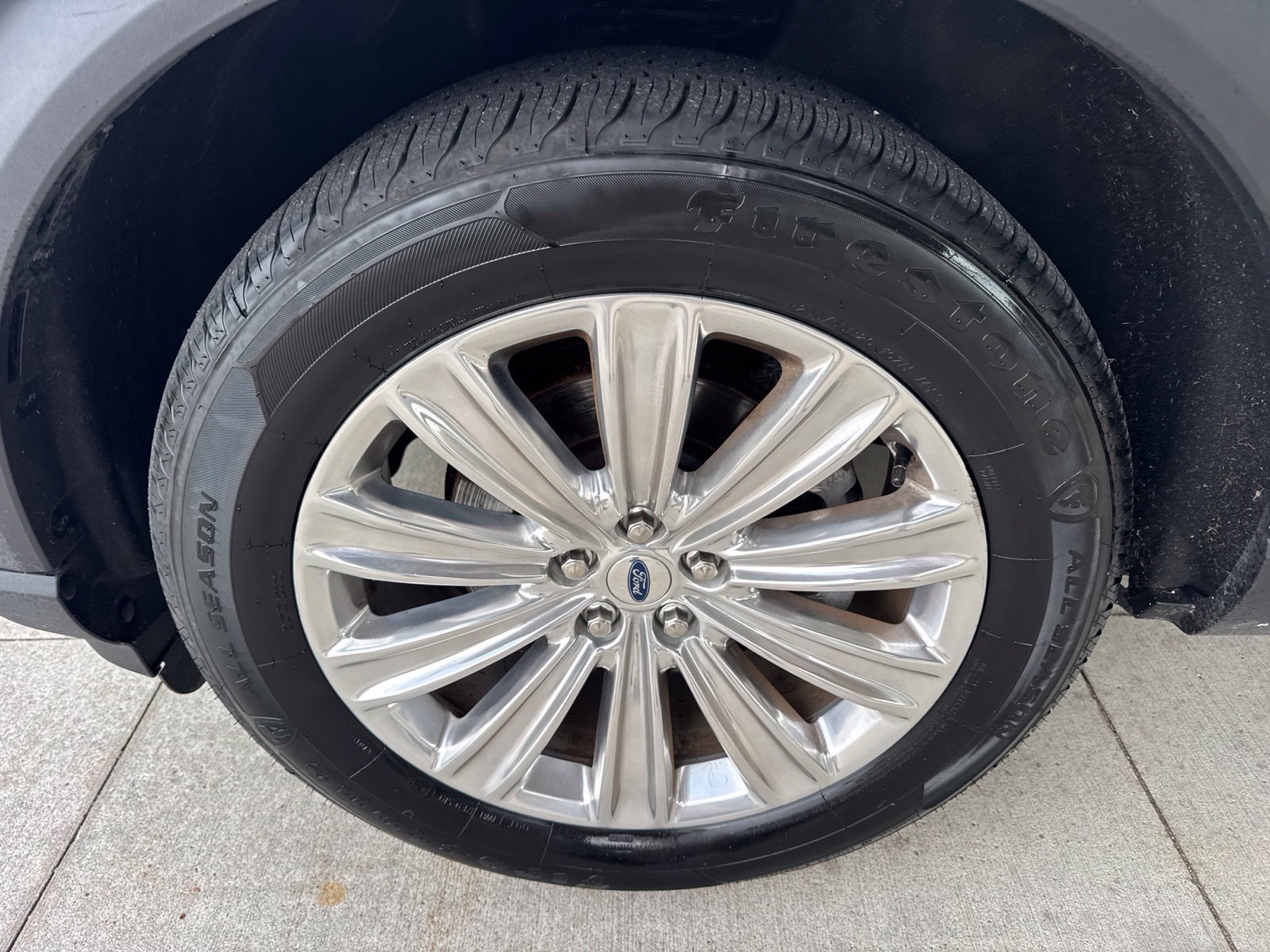 Certified 2024 Ford Explorer Limited w/ Limited Technology Package AWD/4WD image 19
