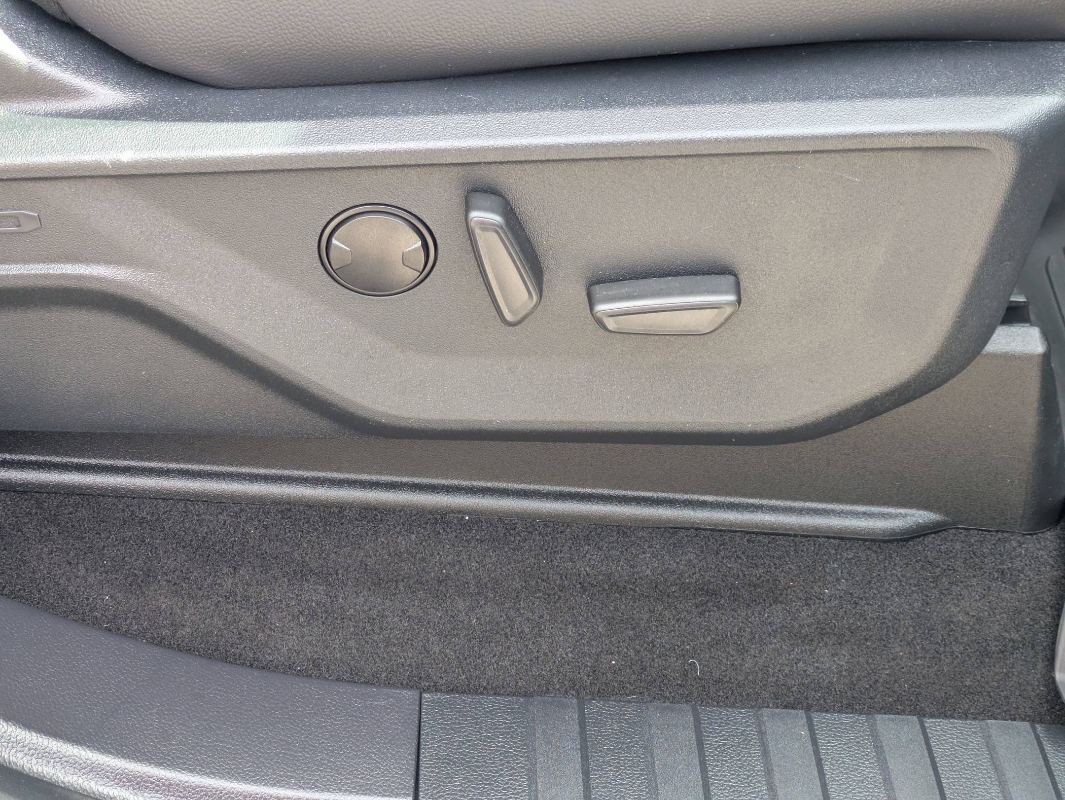 Certified 2025 Ford F150 Lariat w/ Equipment Group 501A Mid image 44