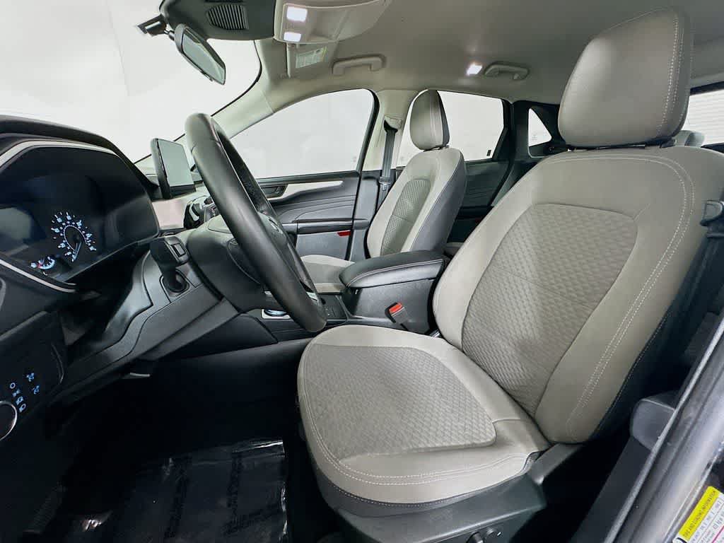 Certified 2022 Ford Escape SE w/ SE Sport Appearance Package FWD image 12