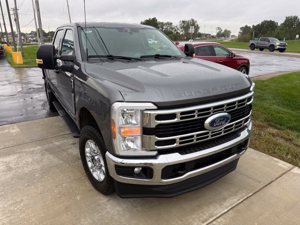 Certified 2025 Ford F250 XLT w/ FX4 Off-Road Package AWD/4WD image 3