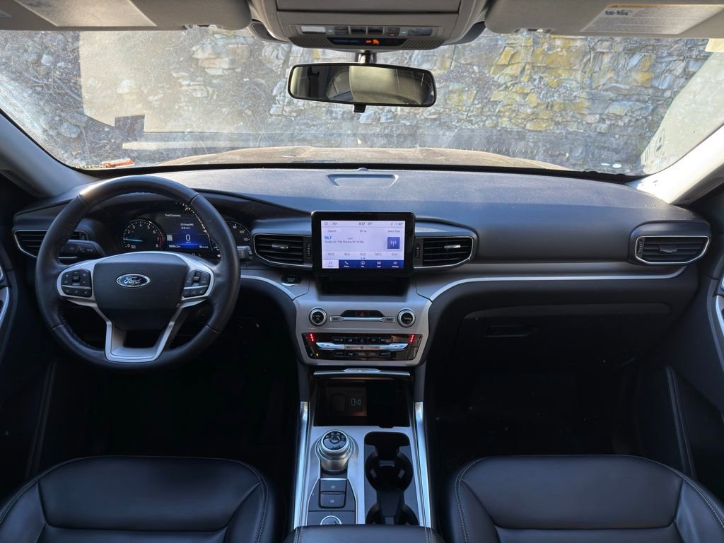 Certified 2022 Ford Explorer XLT w/ Equipment Group 202A image 16