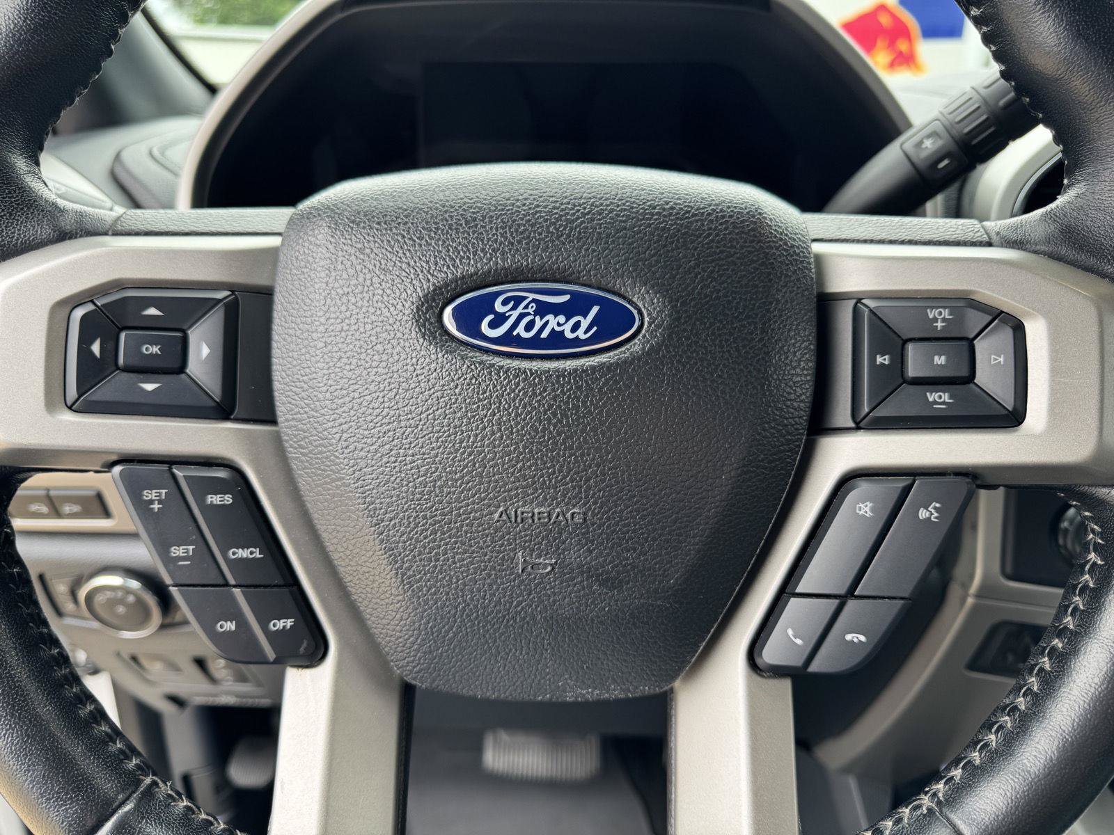 Certified 2022 Ford F350 Lariat w/ Lariat Ultimate Package AWD/4WD image 13