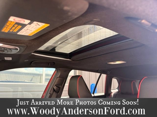 Used 2024 Toyota Corolla Cross AWD Hybrid w/ Moonroof Package image 10