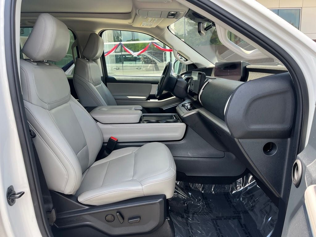 Certified 2025 Ford Expedition Active AWD/4WD image 20
