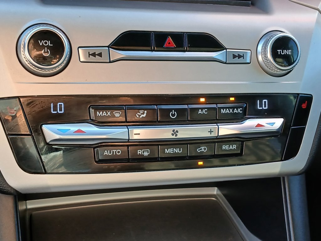 Certified 2021 Ford Explorer XLT RWD image 14