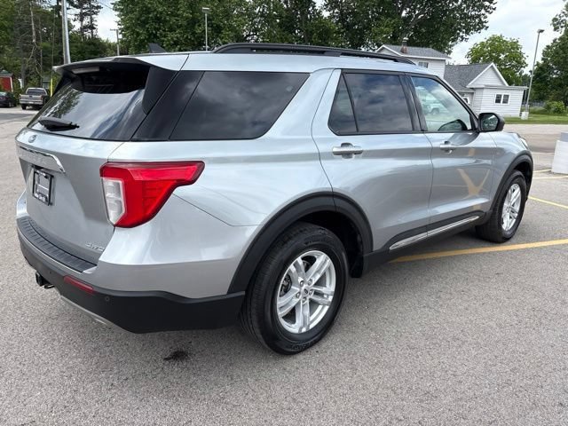 Certified 2023 Ford Explorer XLT w/ Equipment Group 202A AWD/4WD image 3