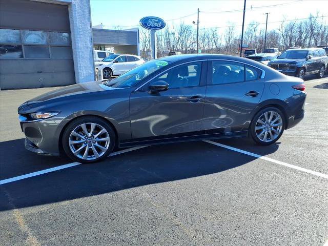 Used 2020 MAZDA MAZDA3 PREFERRED image 2