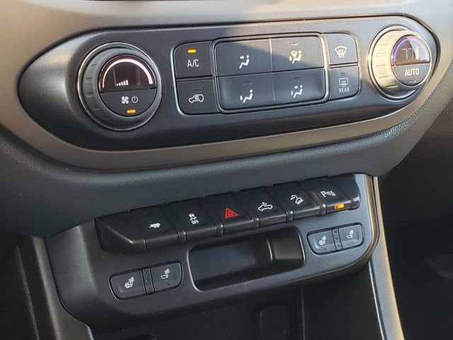 Used 2022 Chevrolet Colorado Z71 image 17