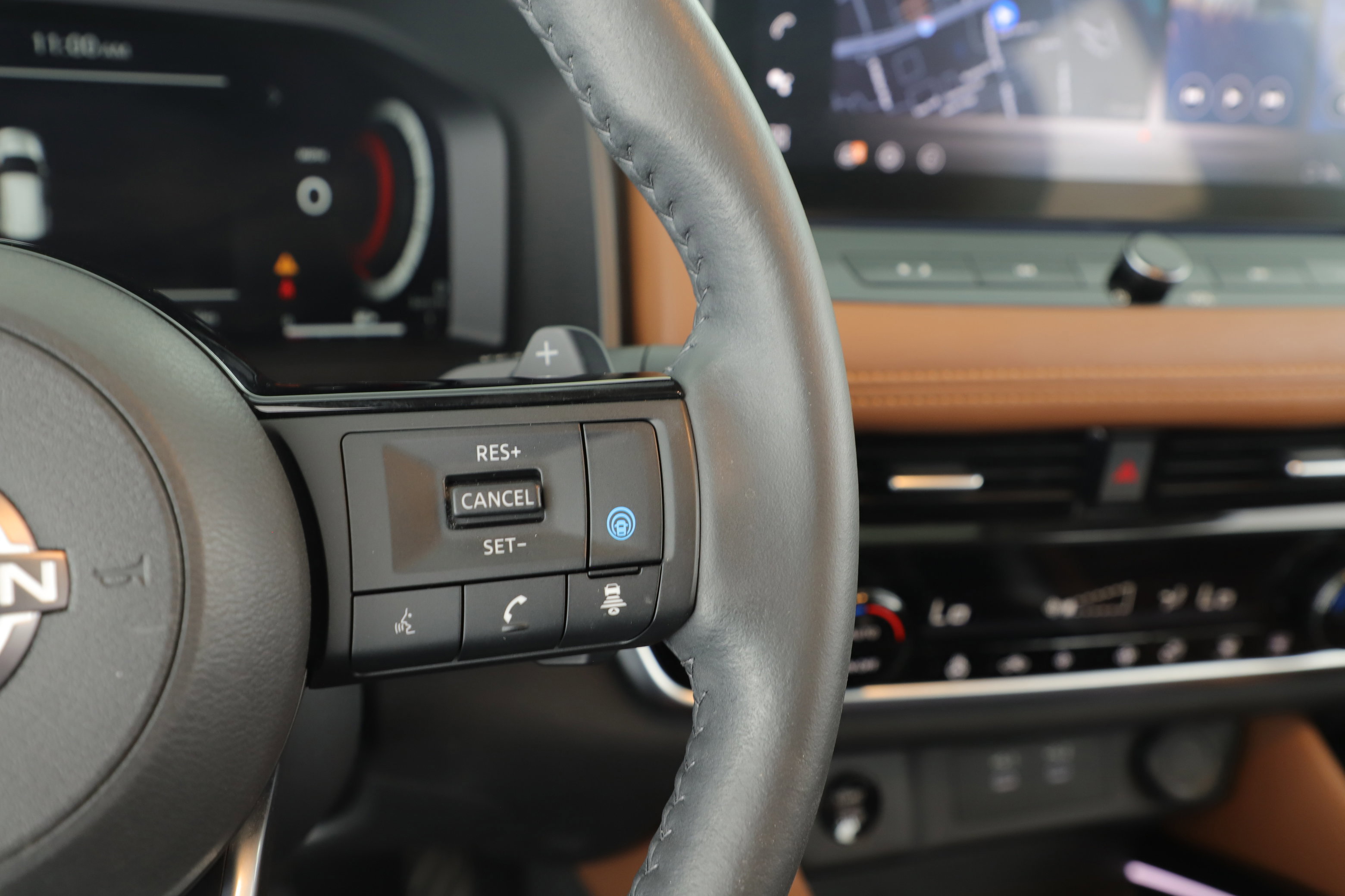 Used 2024 Nissan Rogue Platinum image 18