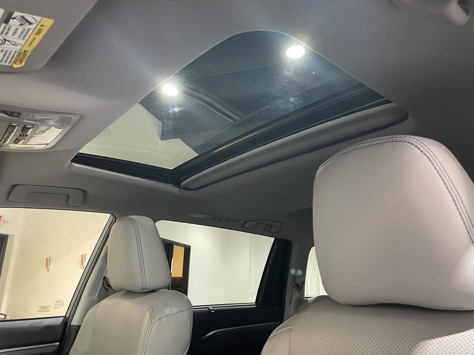 Used 2019 Toyota Highlander Limited AWD/4WD image 34