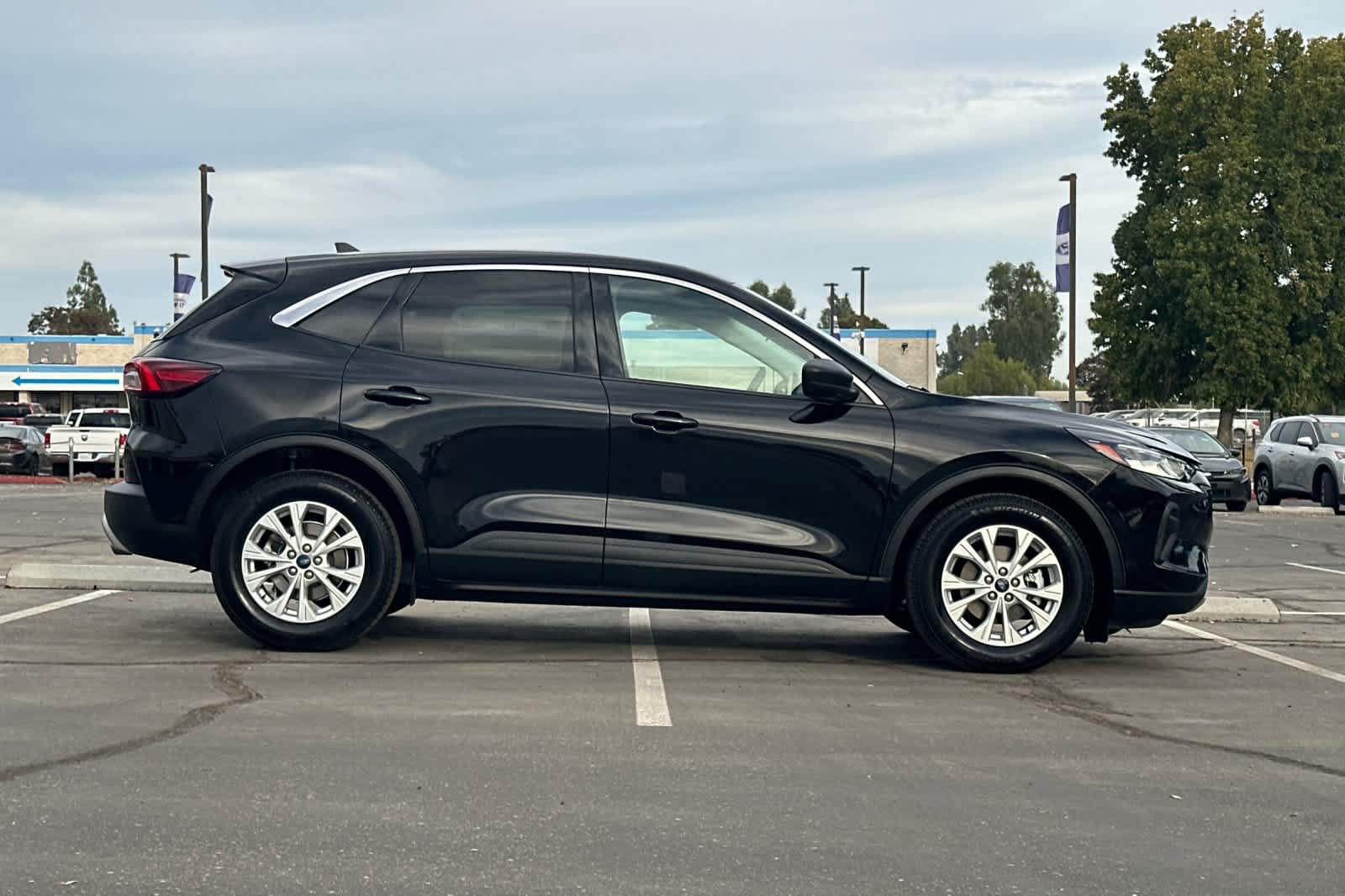 Certified 2023 Ford Escape Active w/ Cold Weather Package FWD image 9